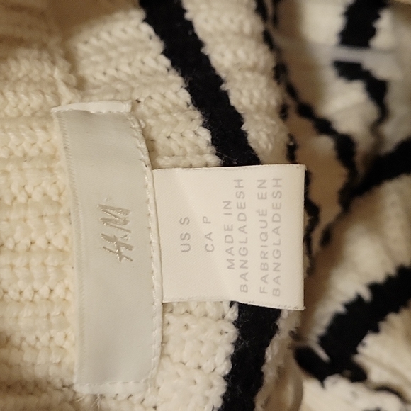 Gorgeous Gold Button Accent Striped Knit Sweater - Picture 5 of 8